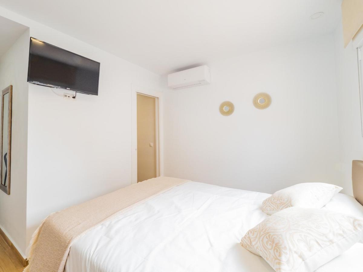 Cubo'S Hostal William'S Sunny 2 With Breakfast Торре-де-Бенагальбон Экстерьер фото
