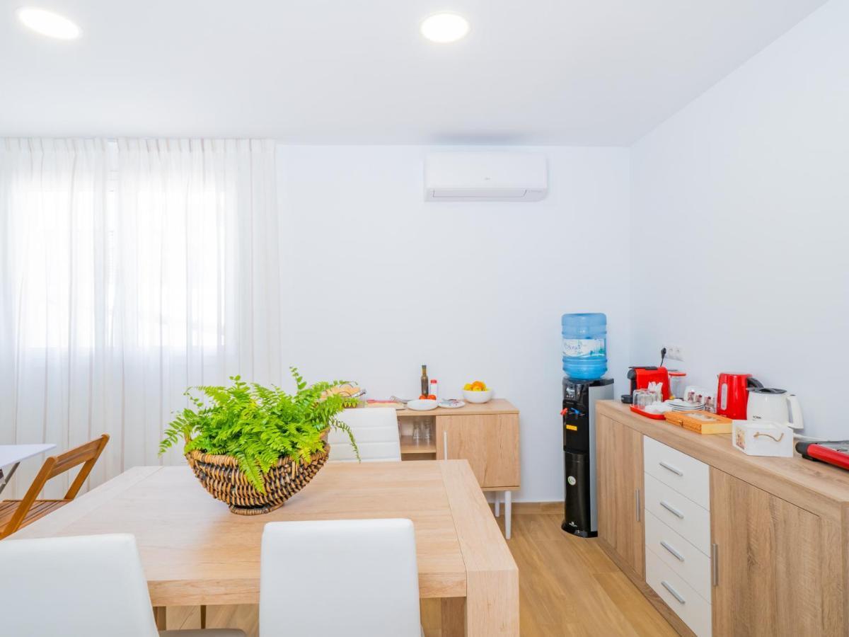 Cubo'S Hostal William'S Sunny 2 With Breakfast Торре-де-Бенагальбон Экстерьер фото